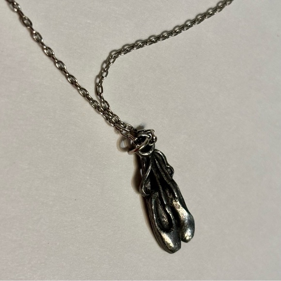 Seagull Pewter Canada Ballet Slippers Ballerina Necklace and Trinket Box Set - Picture 2 of 11